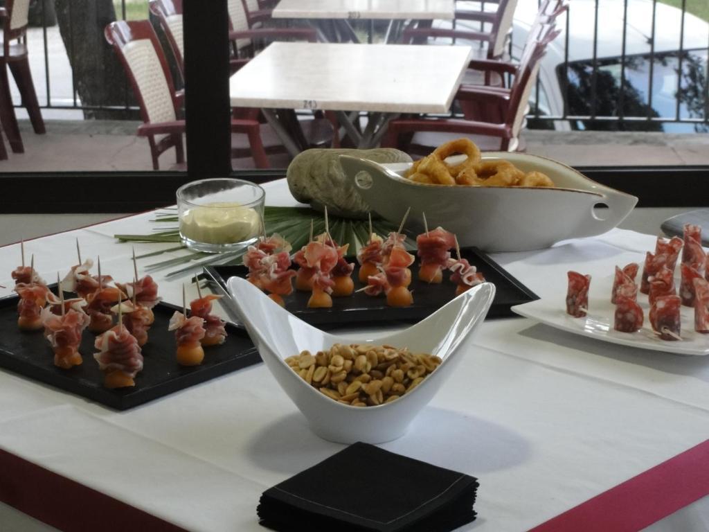 Terrasses De L'Aven Hotel Orgnac-l'Aven Luaran gambar